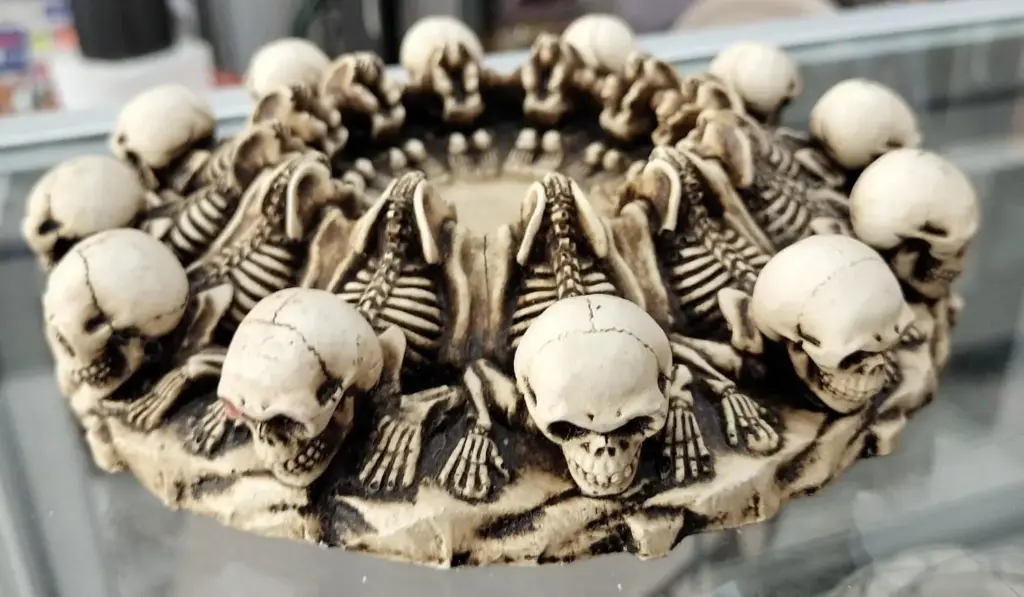CENDRIER PETITES TETES DE MORT